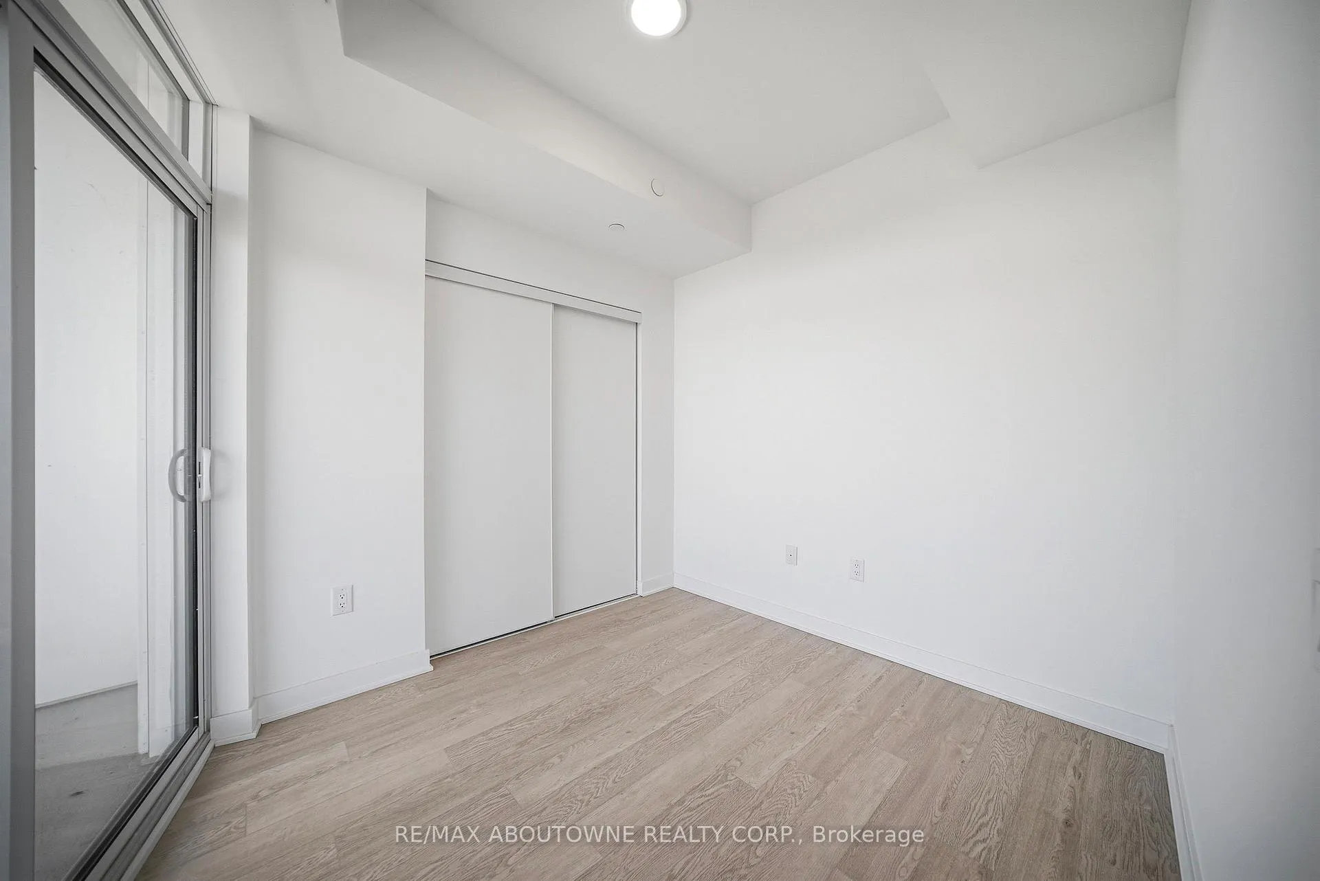 Photo 16 of Unit 516, 2782 Barton Street, Hamilton, Riverdale — HOMEH
