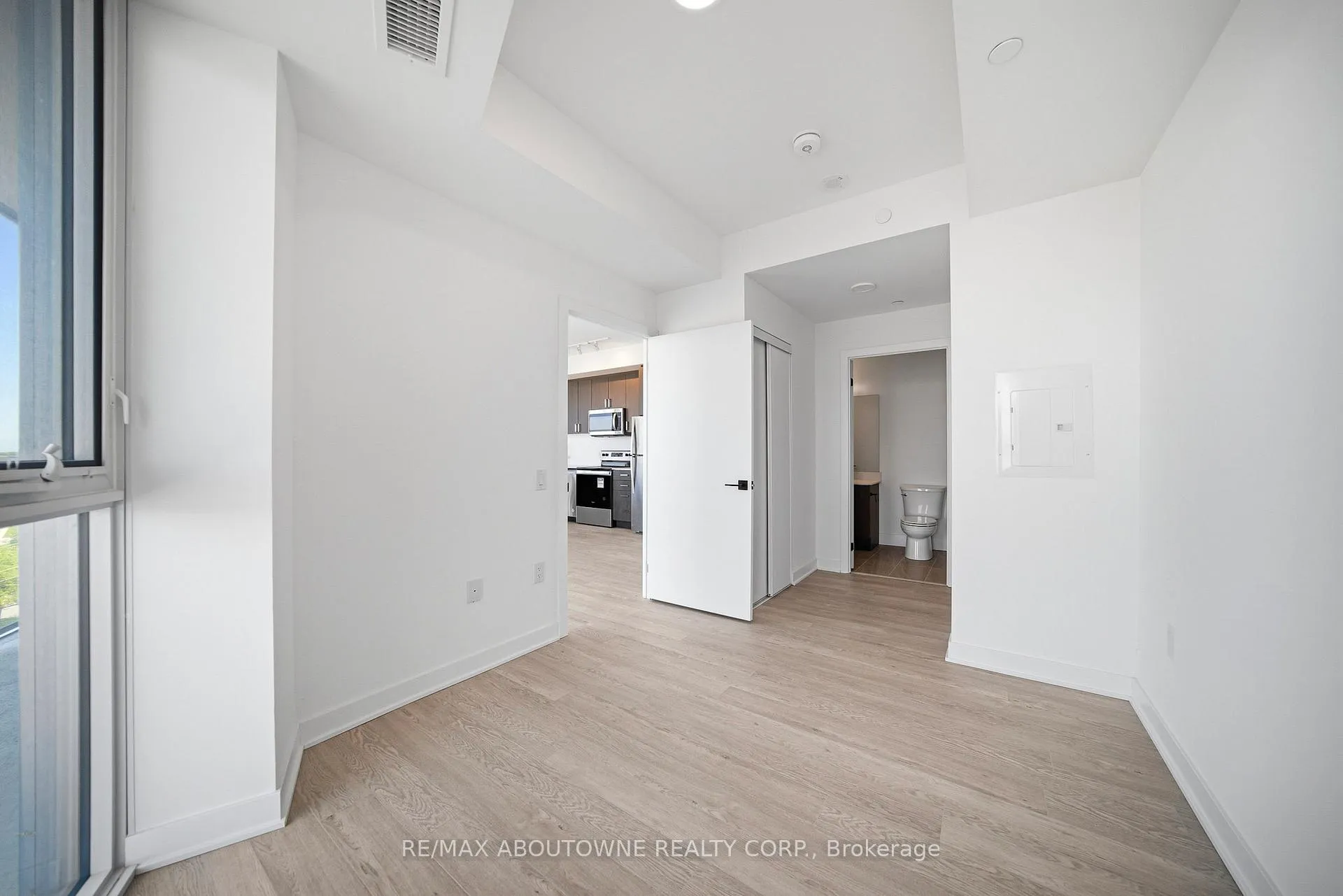 Photo 19 of Unit 516, 2782 Barton Street, Hamilton, Riverdale — HOMEH