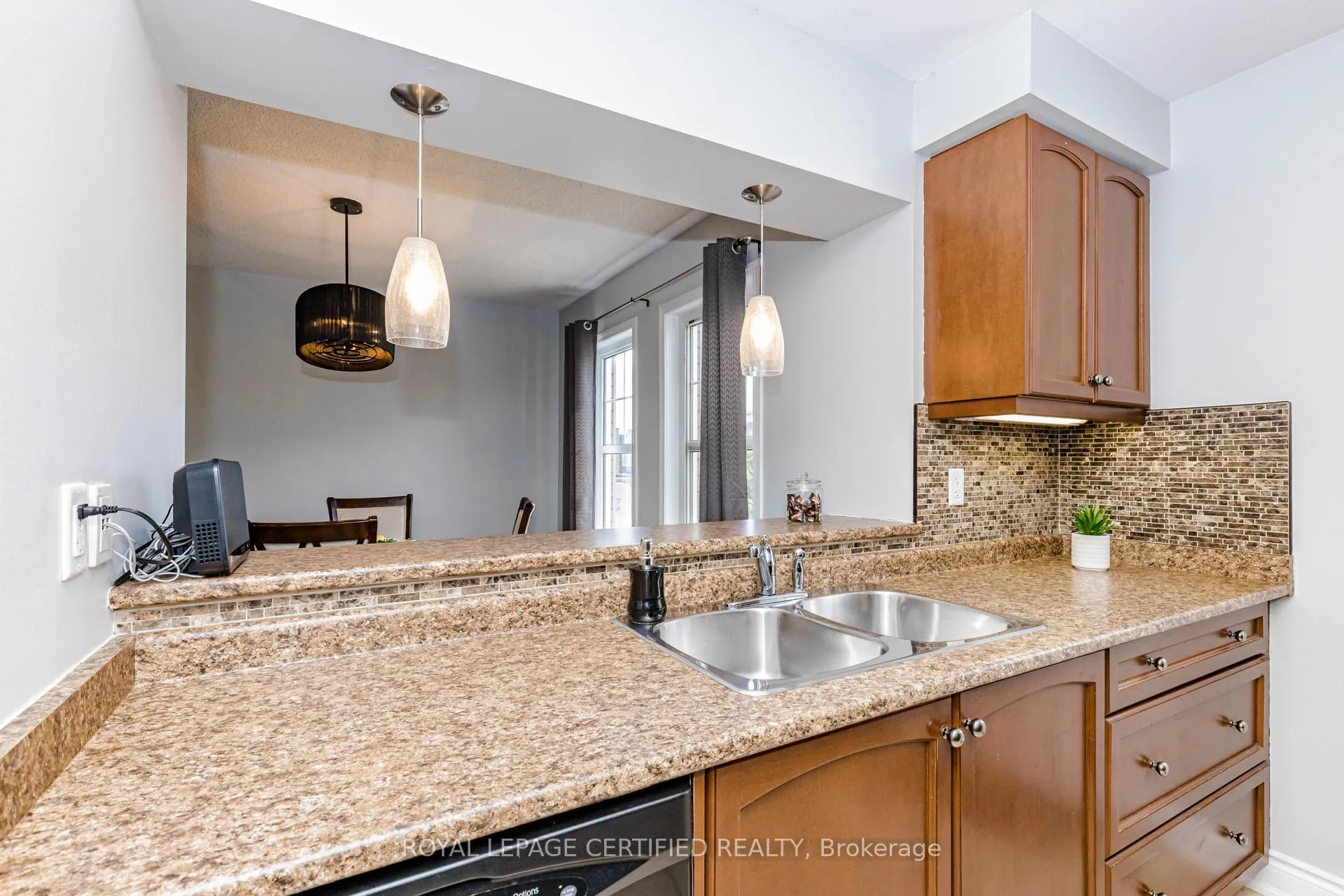 Photo 11 of 557 Speyer Circle, Milton, Harrison — HOMEH
