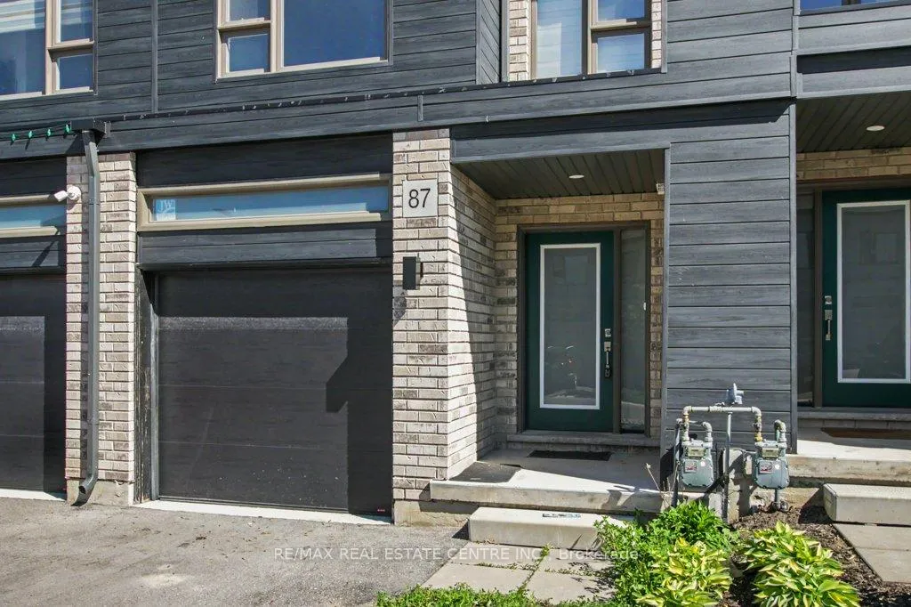 Photo 4 of 87 Pony Way, Kitchener — HOMEH