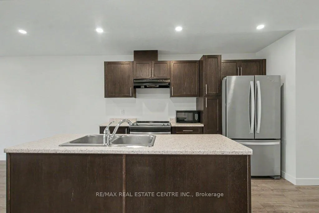 Photo 9 of 87 Pony Way, Kitchener — HOMEH