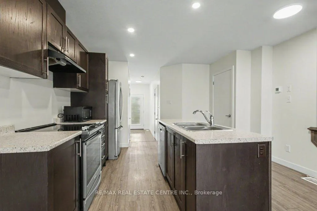 Photo 10 of 87 Pony Way, Kitchener — HOMEH