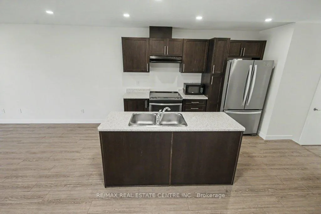 Photo 12 of 87 Pony Way, Kitchener — HOMEH