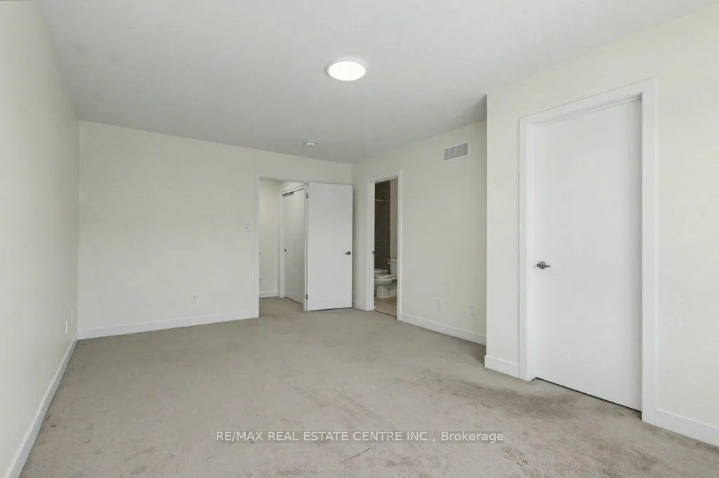 Photo 16 of 87 Pony Way, Kitchener — HOMEH