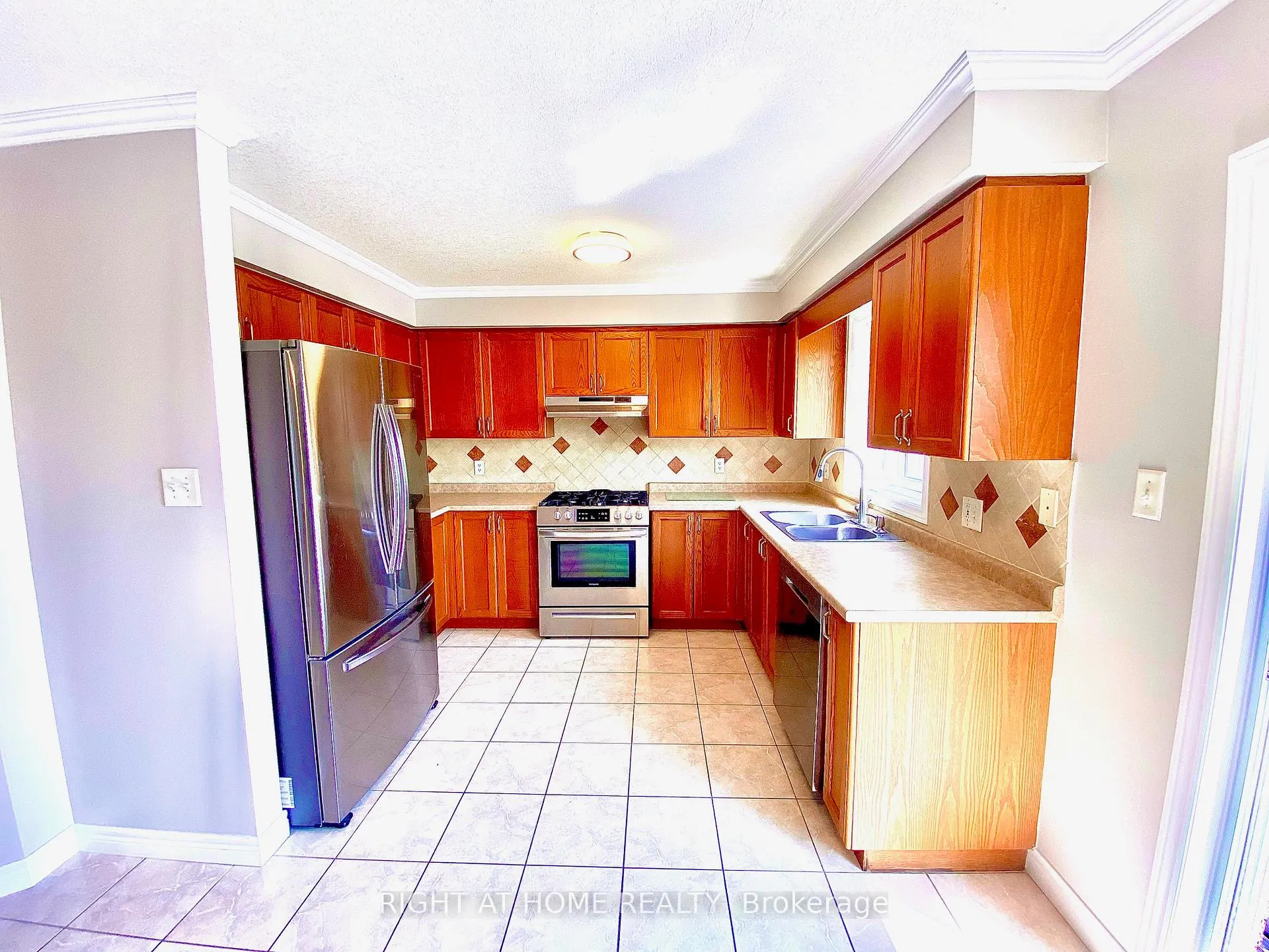 Photo 11 of Unit UPPER, 138 Apple Ridge Drive, Kitchener — HOMEH