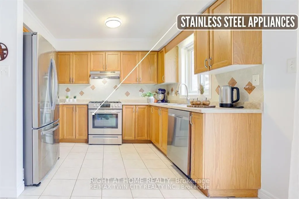 Photo 13 of Unit UPPER, 138 Apple Ridge Drive, Kitchener — HOMEH