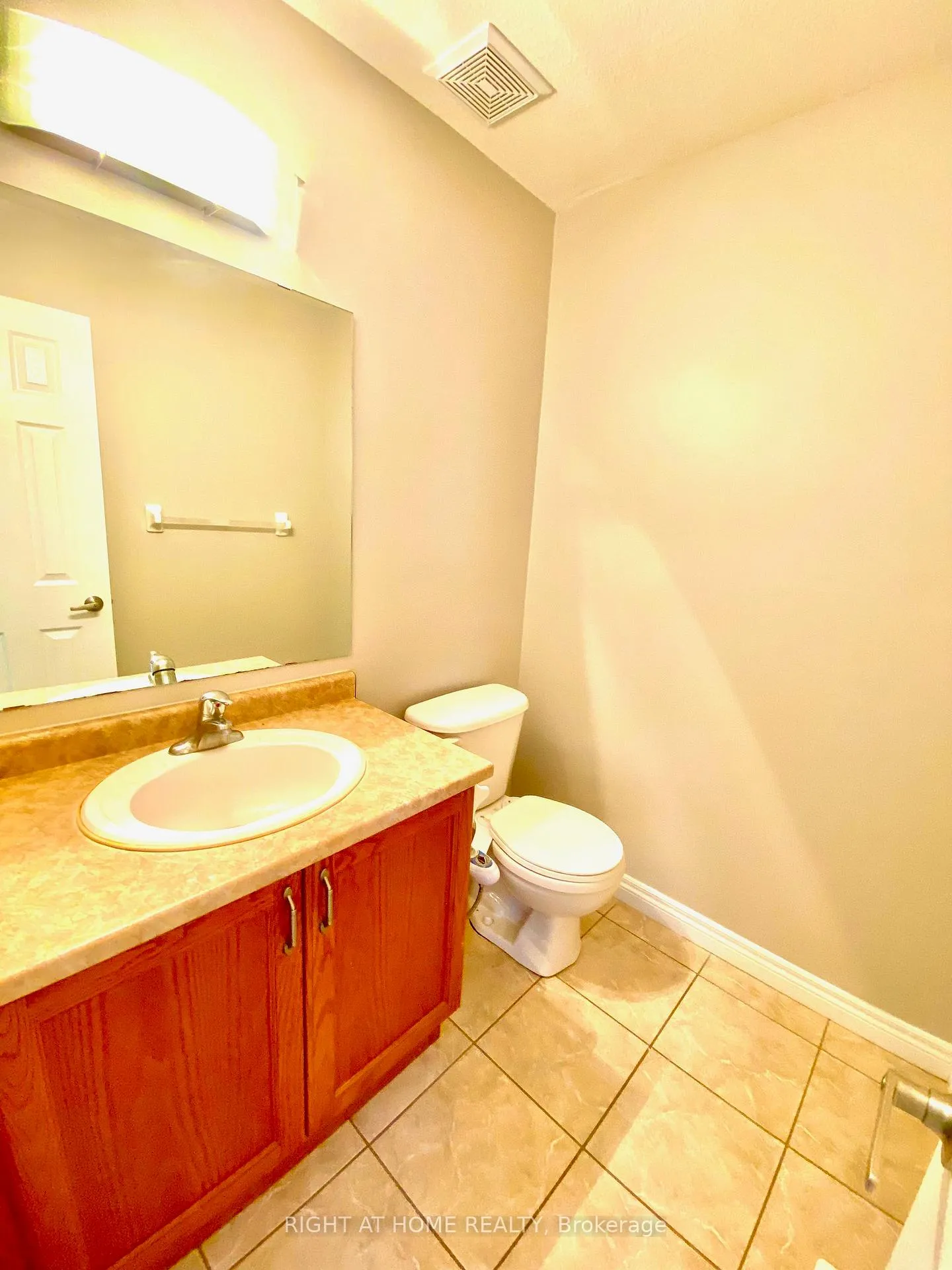 Photo 14 of Unit UPPER, 138 Apple Ridge Drive, Kitchener — HOMEH