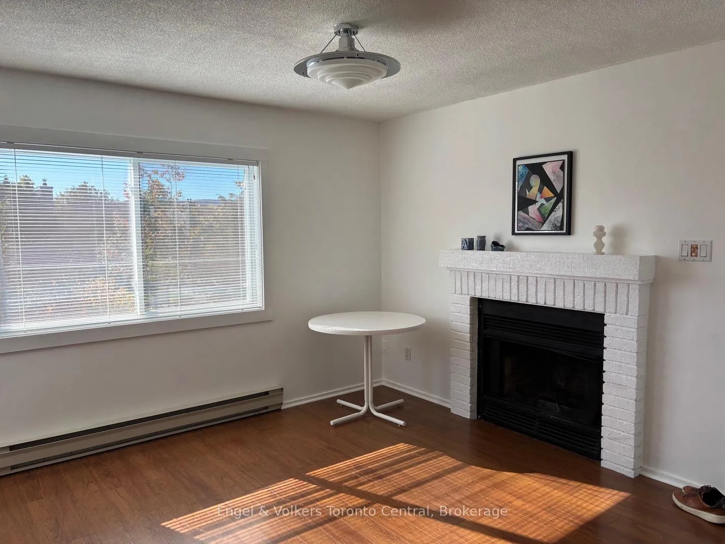 Photo 4 of 23 Dawson Drive, Collingwood — HOMEH