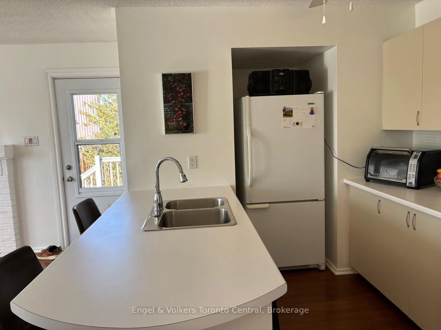 Photo 9 of 23 Dawson Drive, Collingwood — HOMEH
