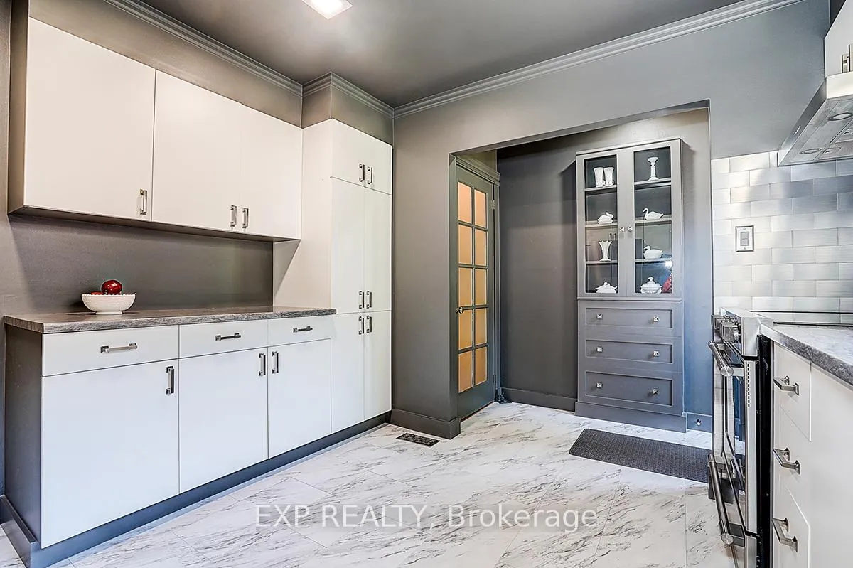 Photo 10 of 62 Kempsell Crescent, North York, Don Valley Village — HOMEH