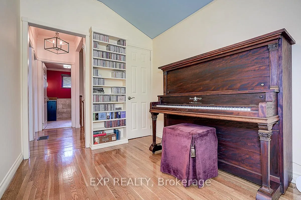 Photo 15 of 62 Kempsell Crescent, North York, Don Valley Village — HOMEH