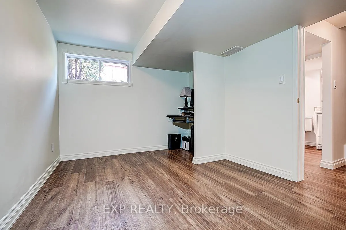 Photo 18 of 62 Kempsell Crescent, North York, Don Valley Village — HOMEH