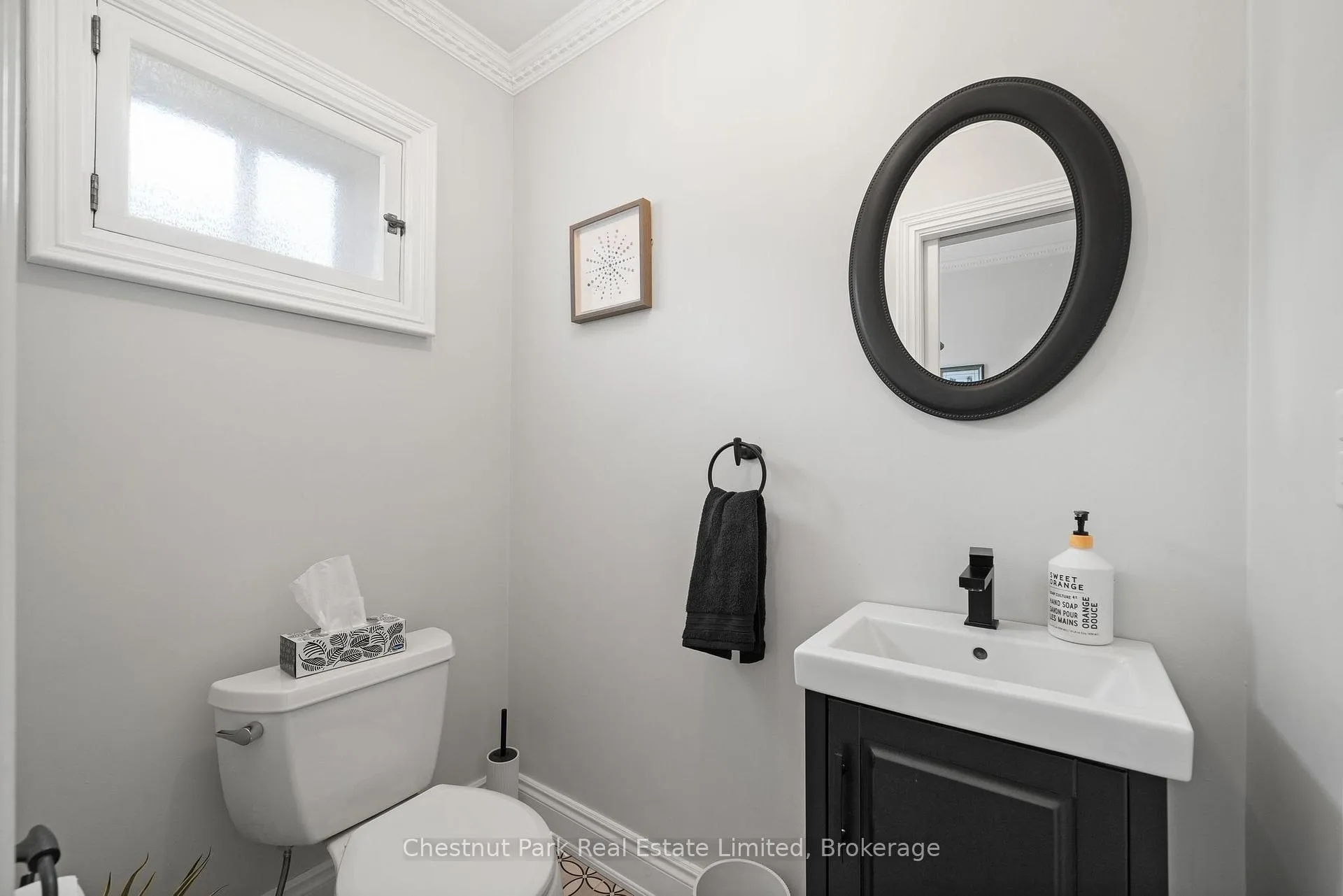 Photo 16 of 26 Centre Street, Prince Edward County, Picton Ward — HOMEH