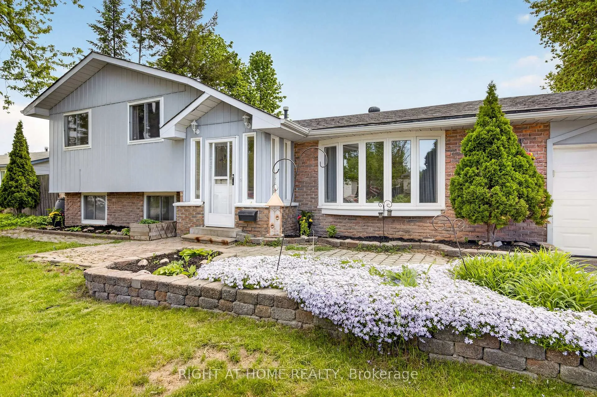 Photo 4 of 277 Pine Street, Barrie, Bayshore — HOMEH