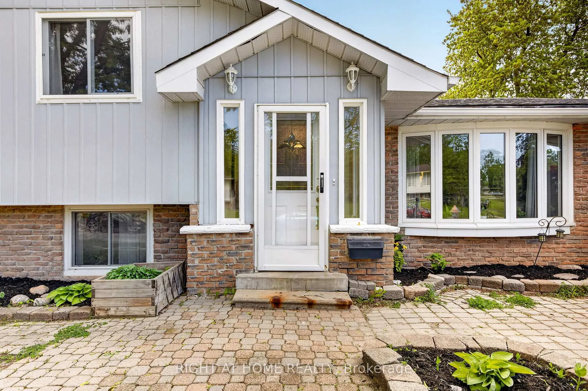 Photo 5 of 277 Pine Street, Barrie, Bayshore — HOMEH