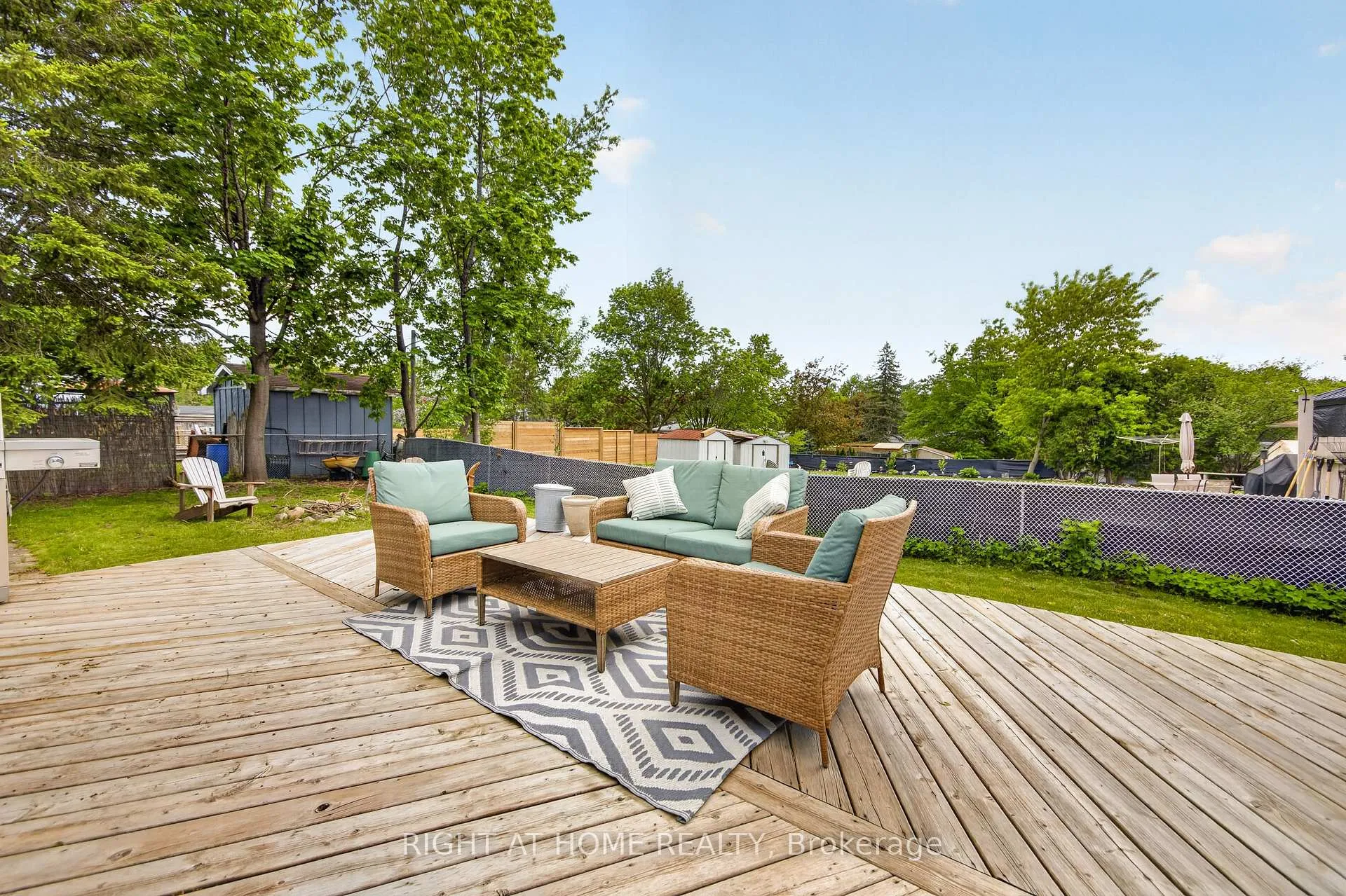 Photo 13 of 277 Pine Street, Barrie, Bayshore — HOMEH