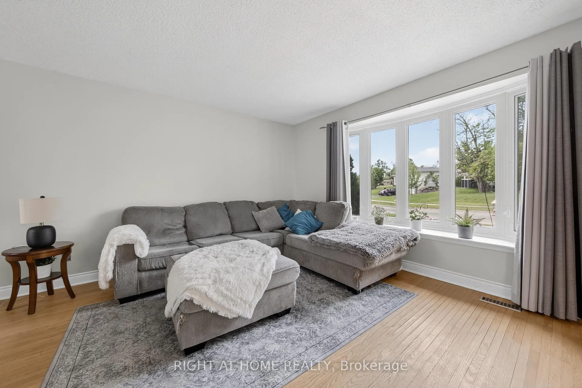 Photo 18 of 277 Pine Street, Barrie, Bayshore — HOMEH