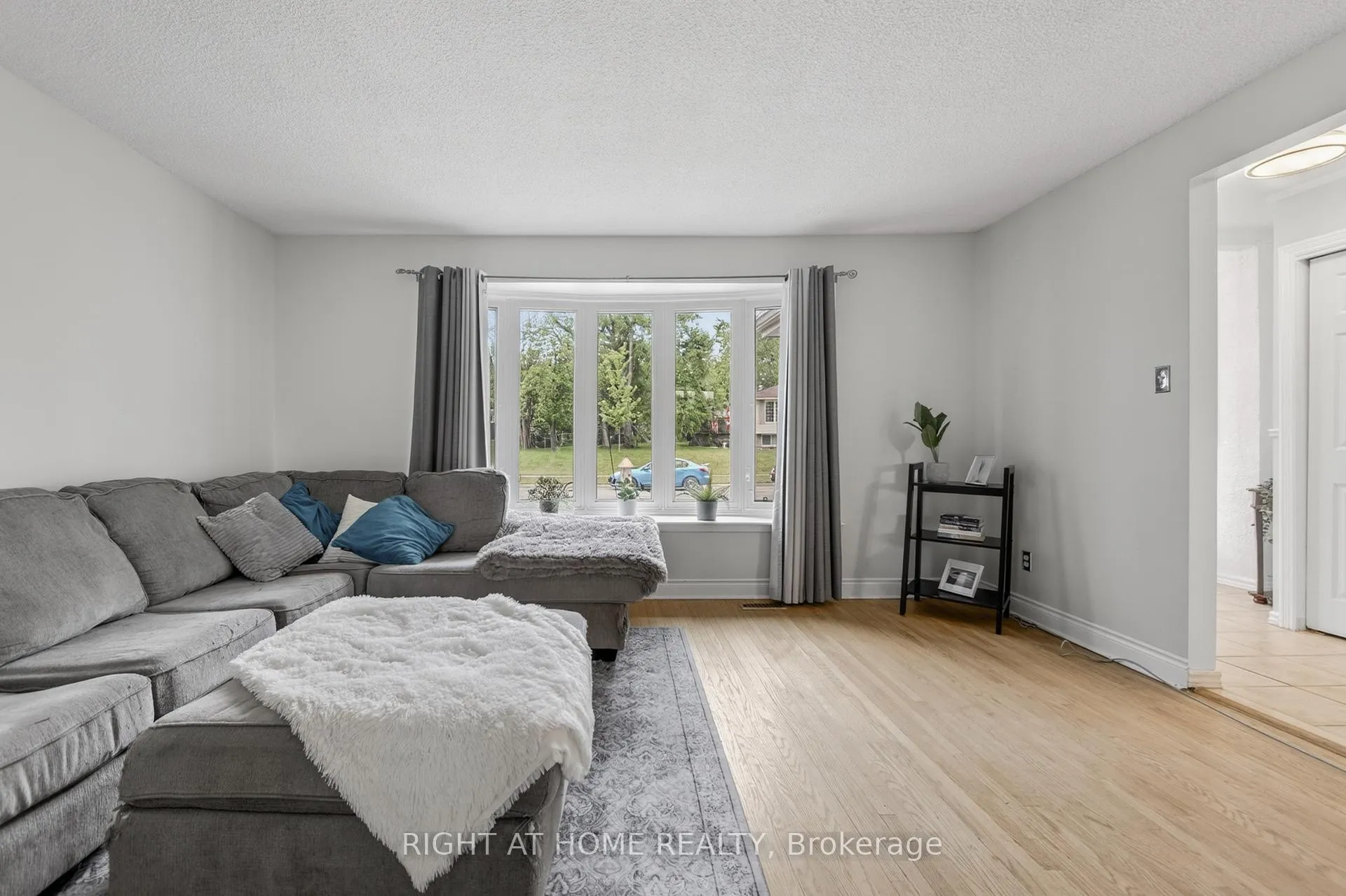 Photo 21 of 277 Pine Street, Barrie, Bayshore — HOMEH