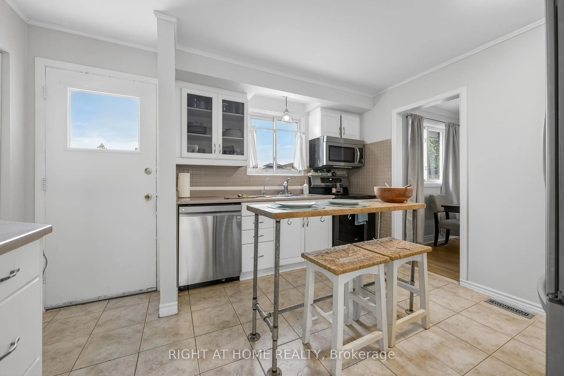 Photo 26 of 277 Pine Street, Barrie, Bayshore — HOMEH