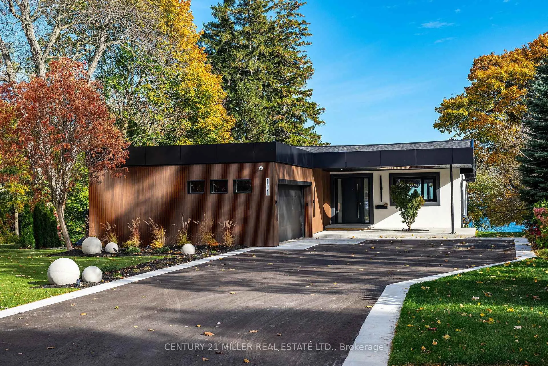 Photo 2 of 121 Edgecliffe Place, Burlington, Appleby — HOMEH