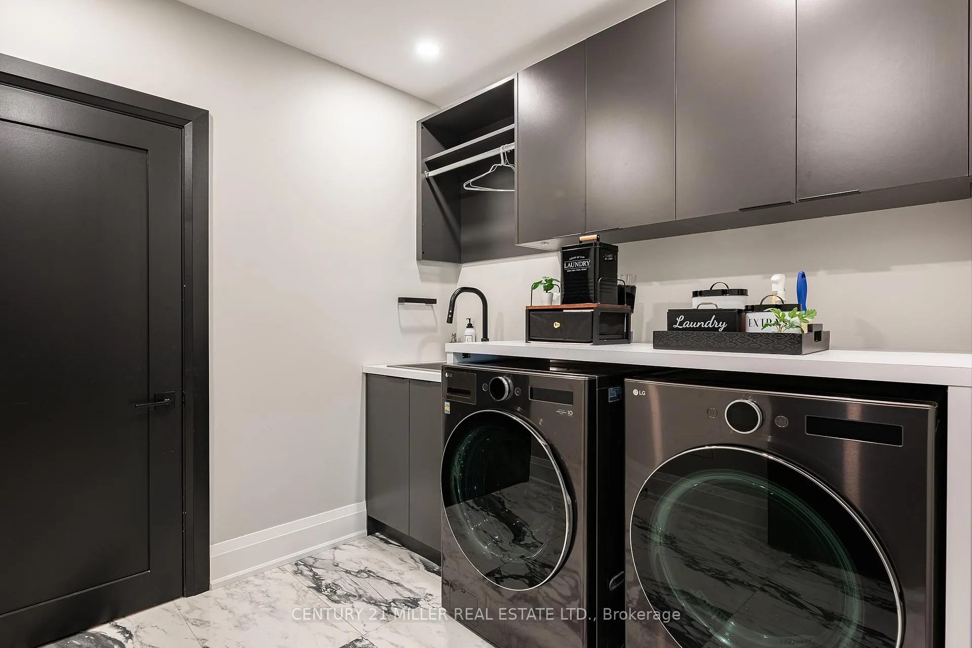 Photo 25 of 121 Edgecliffe Place, Burlington, Appleby — HOMEH