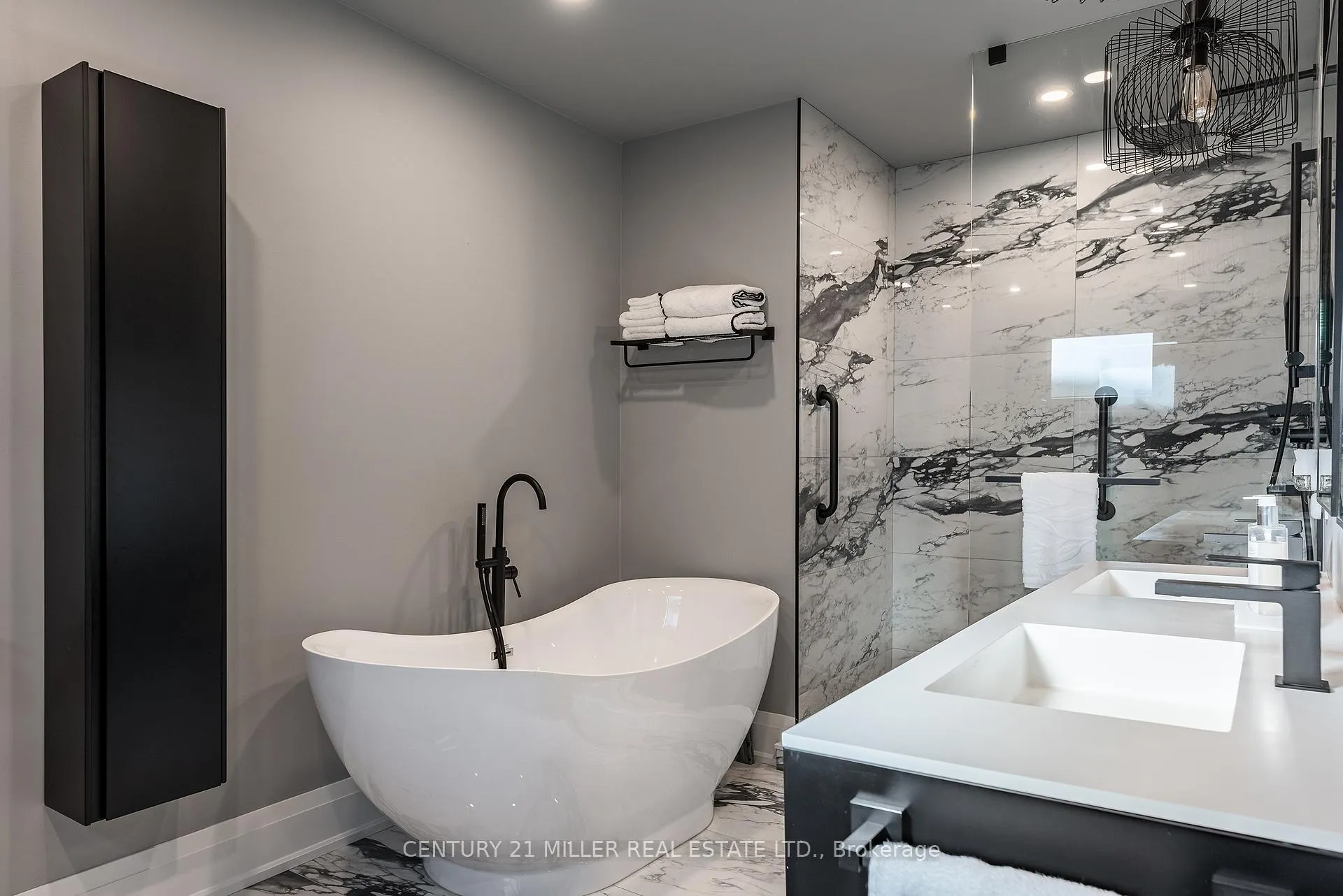 Photo 38 of 121 Edgecliffe Place, Burlington, Appleby — HOMEH
