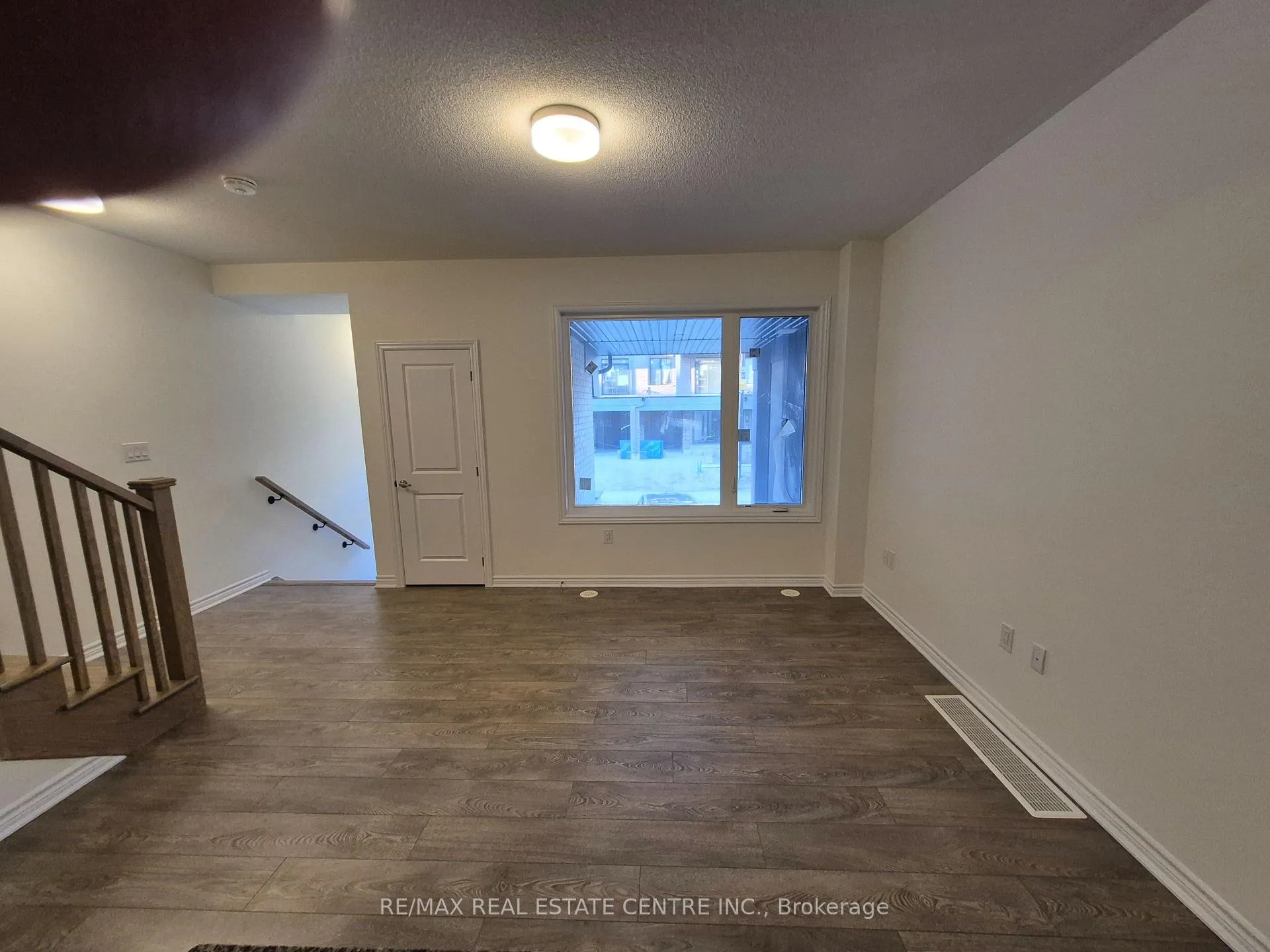 Photo 7 of 51 Thornbird Crescent, Brampton, Northwest Brampton — HOMEH