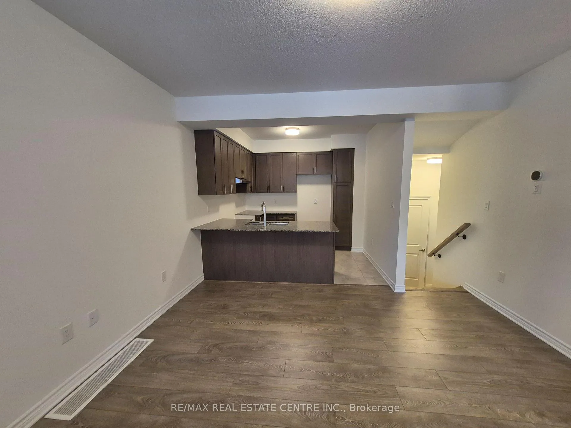 Photo 10 of 51 Thornbird Crescent, Brampton, Northwest Brampton — HOMEH