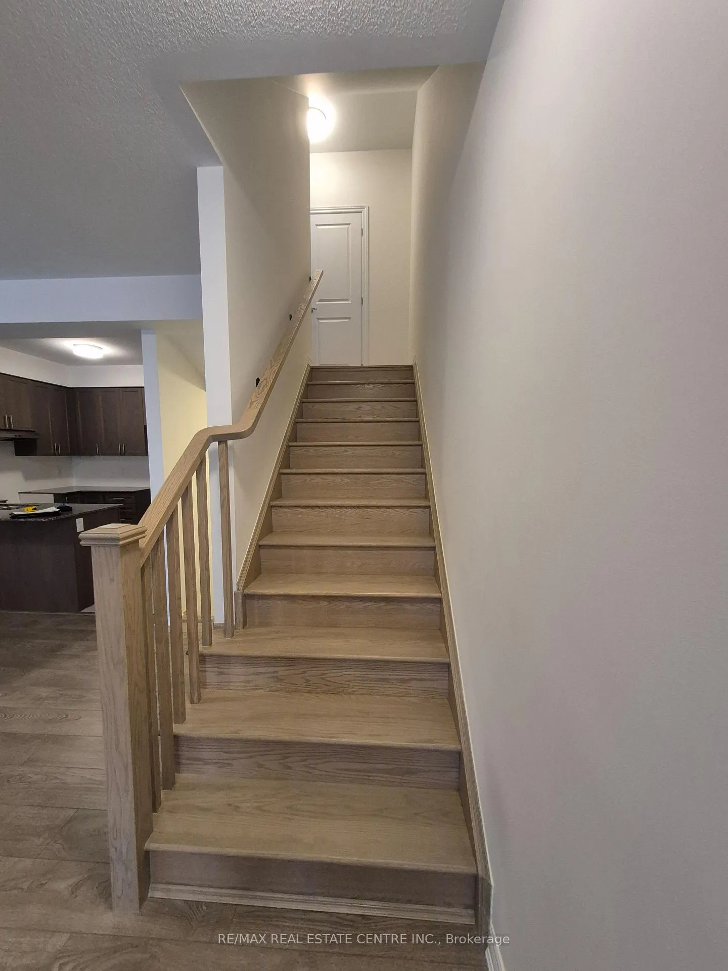 Photo 12 of 51 Thornbird Crescent, Brampton, Northwest Brampton — HOMEH