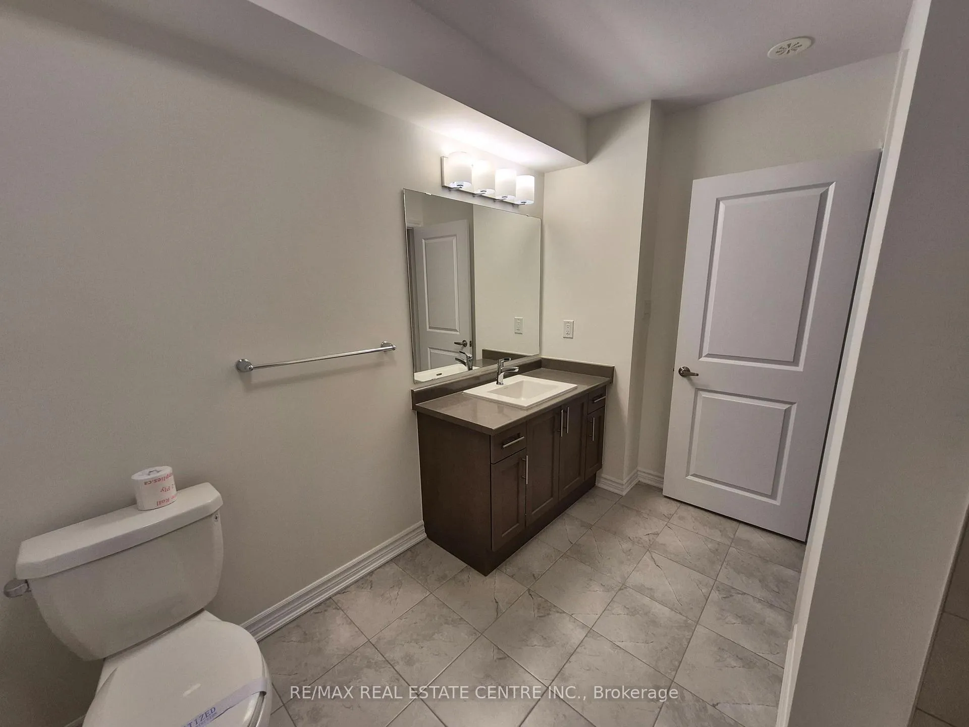 Photo 20 of 51 Thornbird Crescent, Brampton, Northwest Brampton — HOMEH