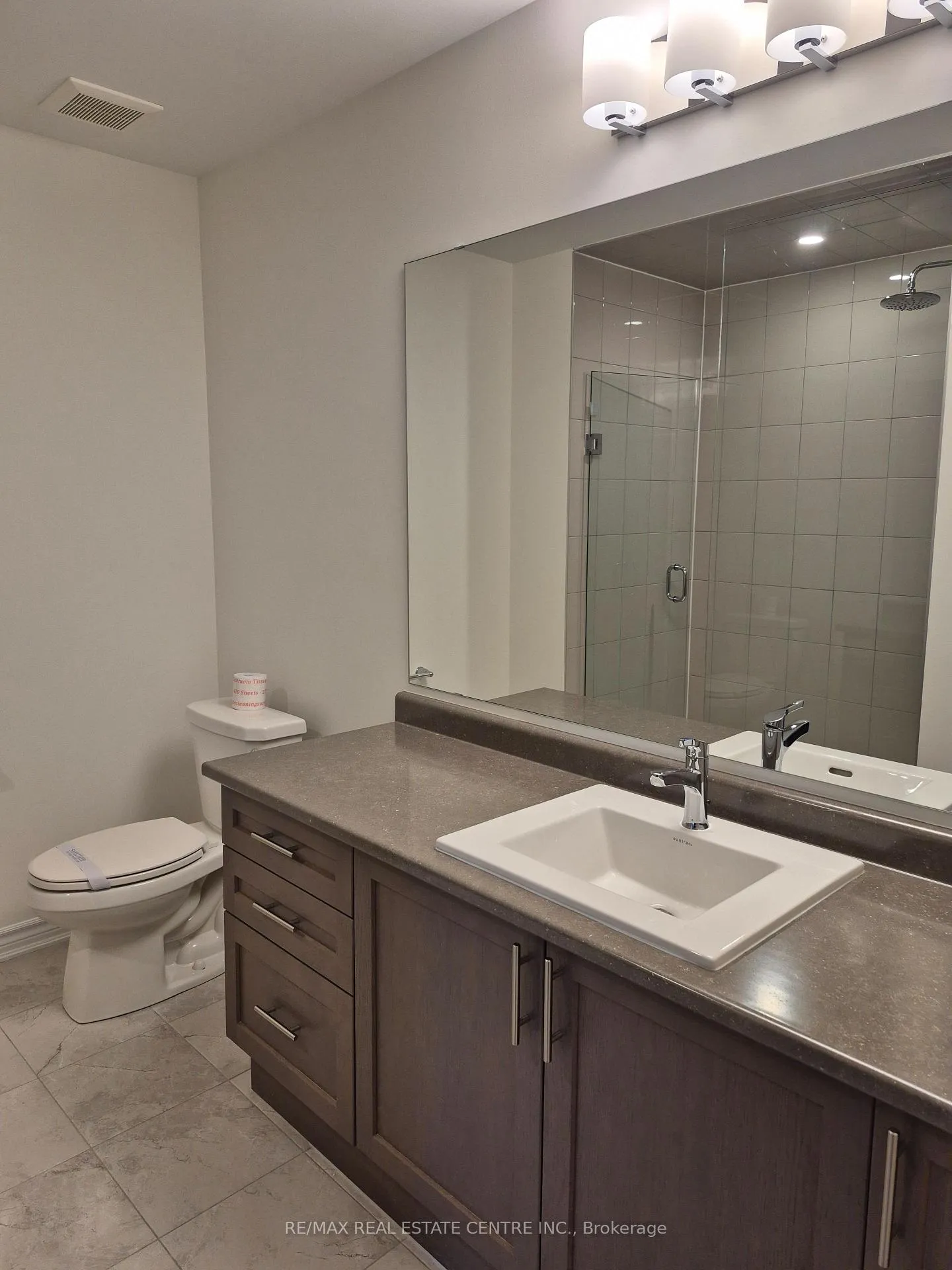 Photo 26 of 51 Thornbird Crescent, Brampton, Northwest Brampton — HOMEH