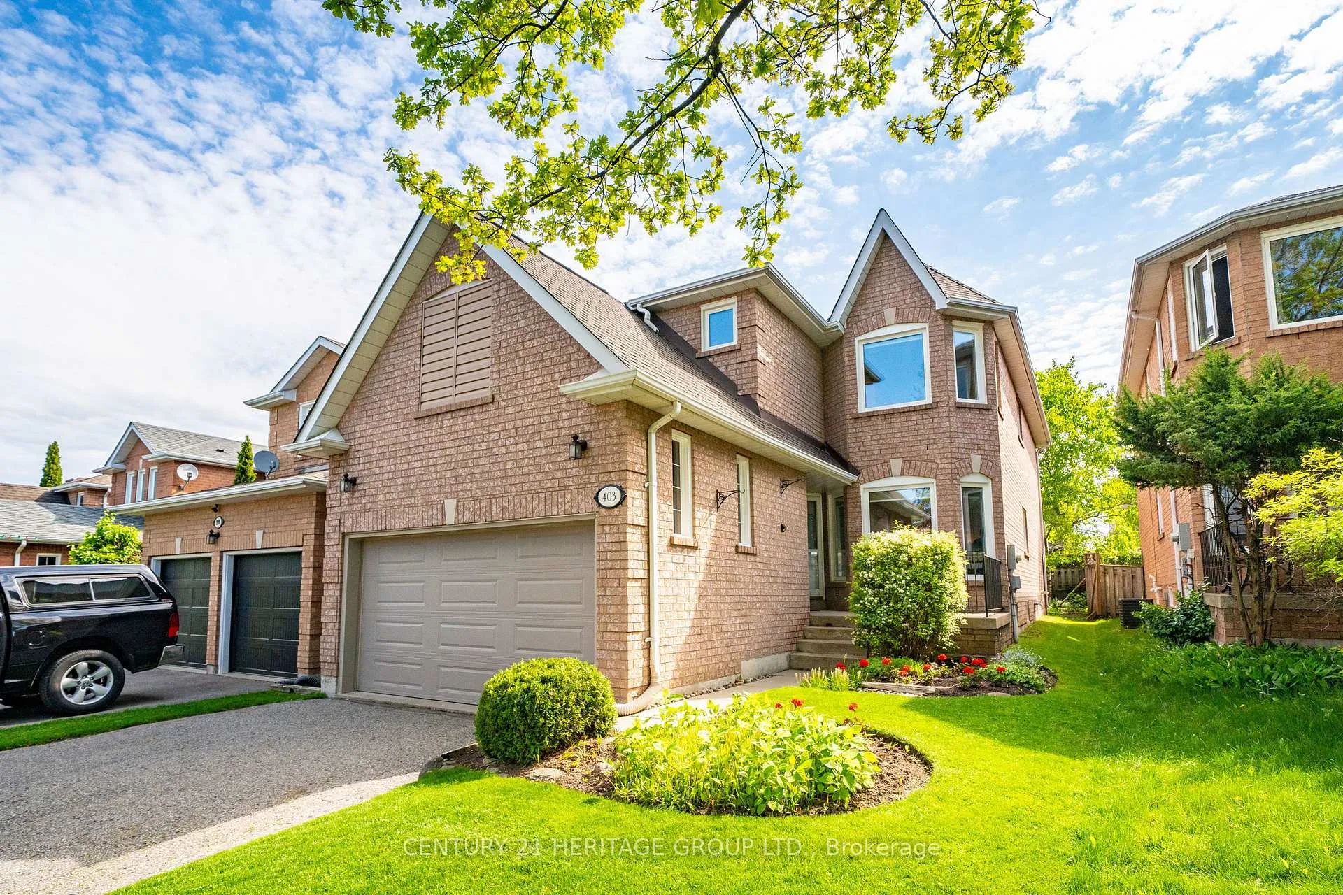 Photo 2 of 403 Bartholomew Drive, Newmarket, Summerhill Estates — HOMEH
