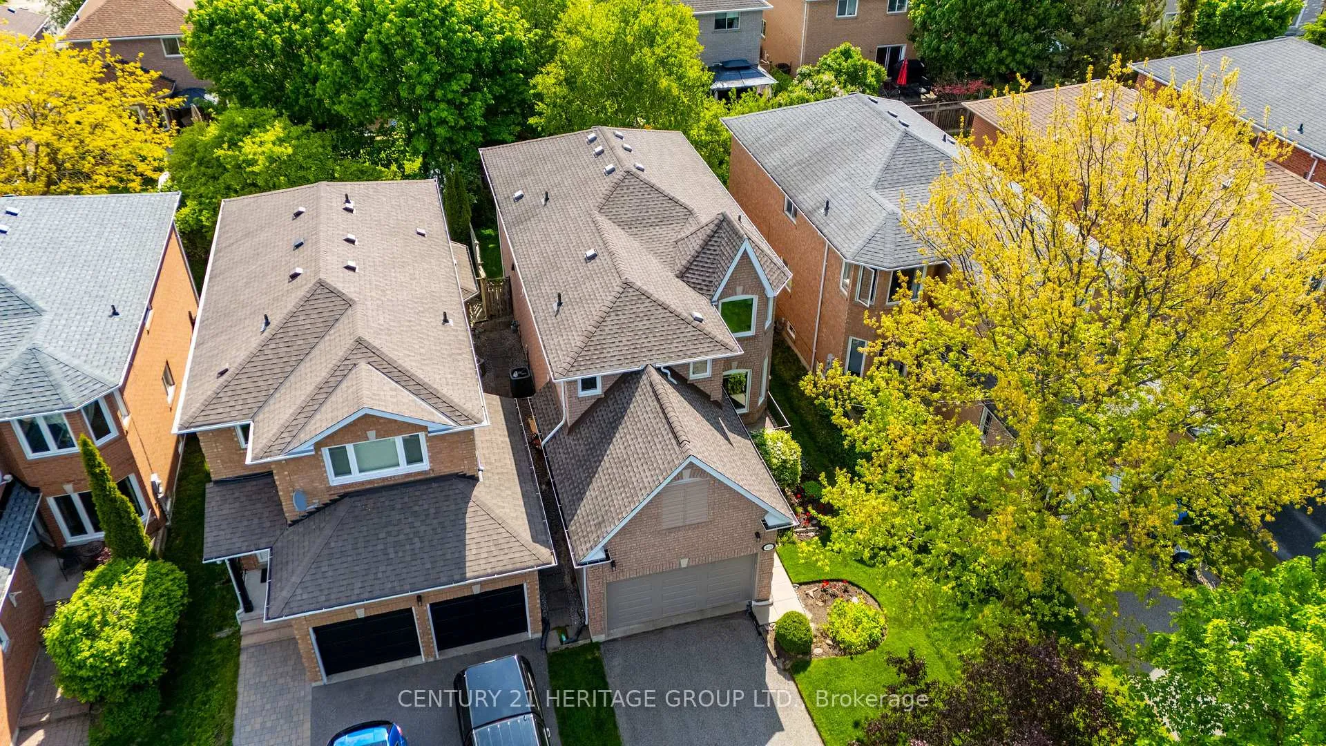 Photo 3 of 403 Bartholomew Drive, Newmarket, Summerhill Estates — HOMEH