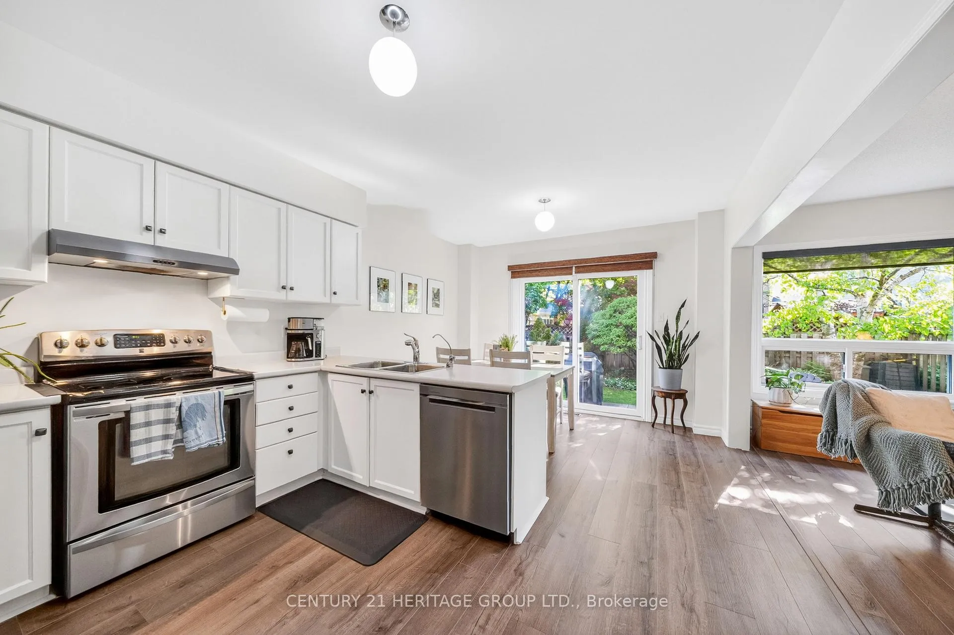 Photo 13 of 403 Bartholomew Drive, Newmarket, Summerhill Estates — HOMEH
