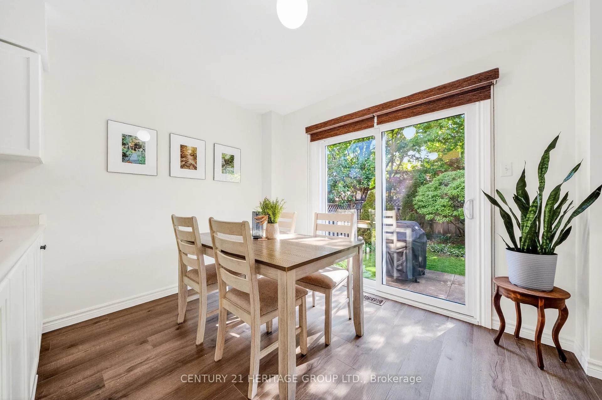Photo 16 of 403 Bartholomew Drive, Newmarket, Summerhill Estates — HOMEH