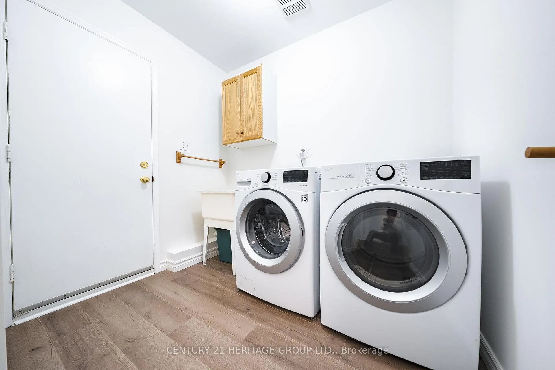 Photo 22 of 403 Bartholomew Drive, Newmarket, Summerhill Estates — HOMEH