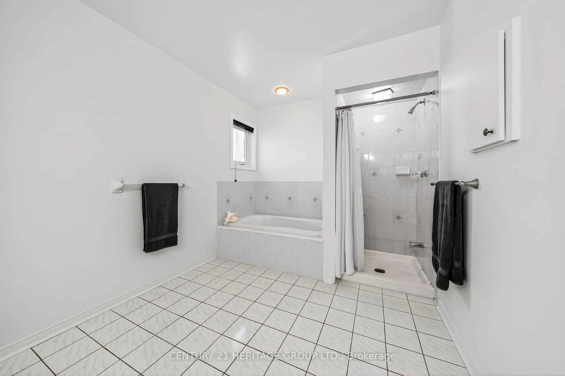 Photo 27 of 403 Bartholomew Drive, Newmarket, Summerhill Estates — HOMEH
