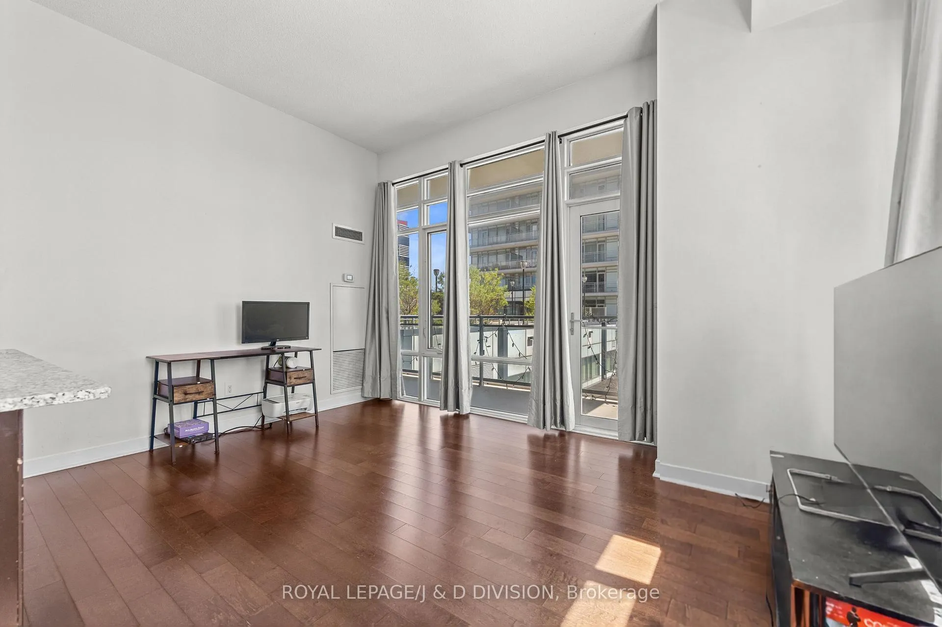Photo 6 of Unit 604, 360 Square One Drive, Mississauga, City Centre — HOMEH