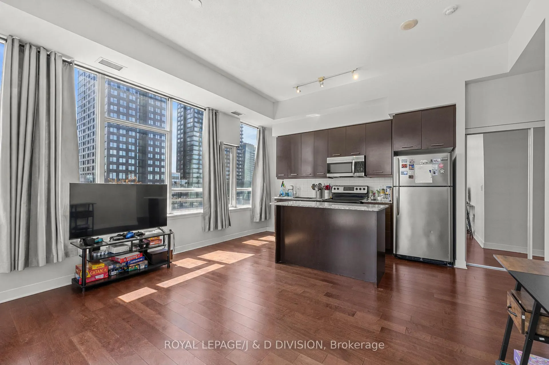 Photo 7 of Unit 604, 360 Square One Drive, Mississauga, City Centre — HOMEH