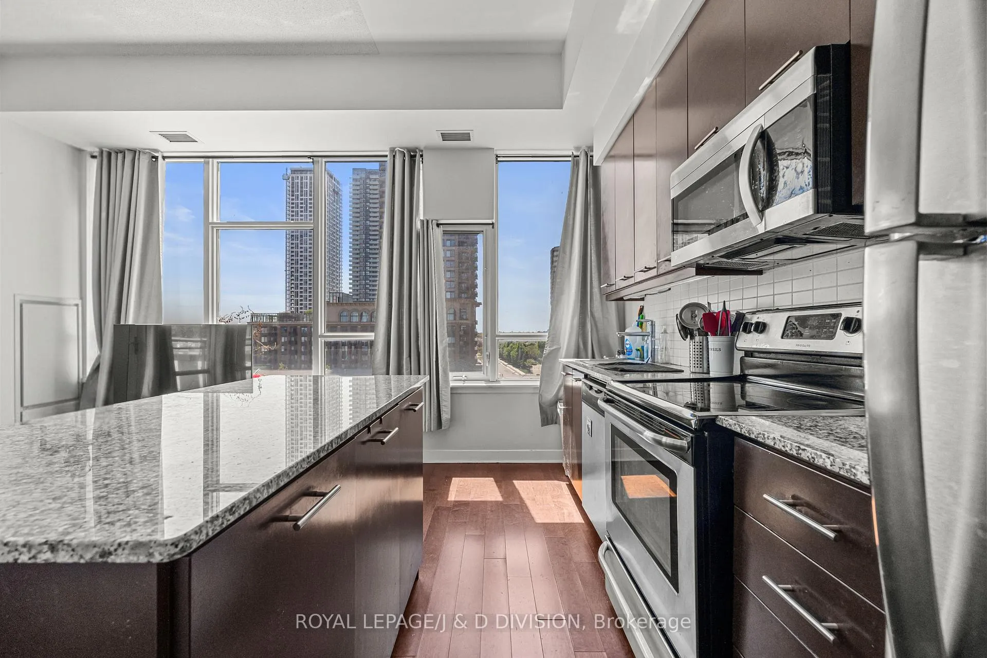 Photo 10 of Unit 604, 360 Square One Drive, Mississauga, City Centre — HOMEH