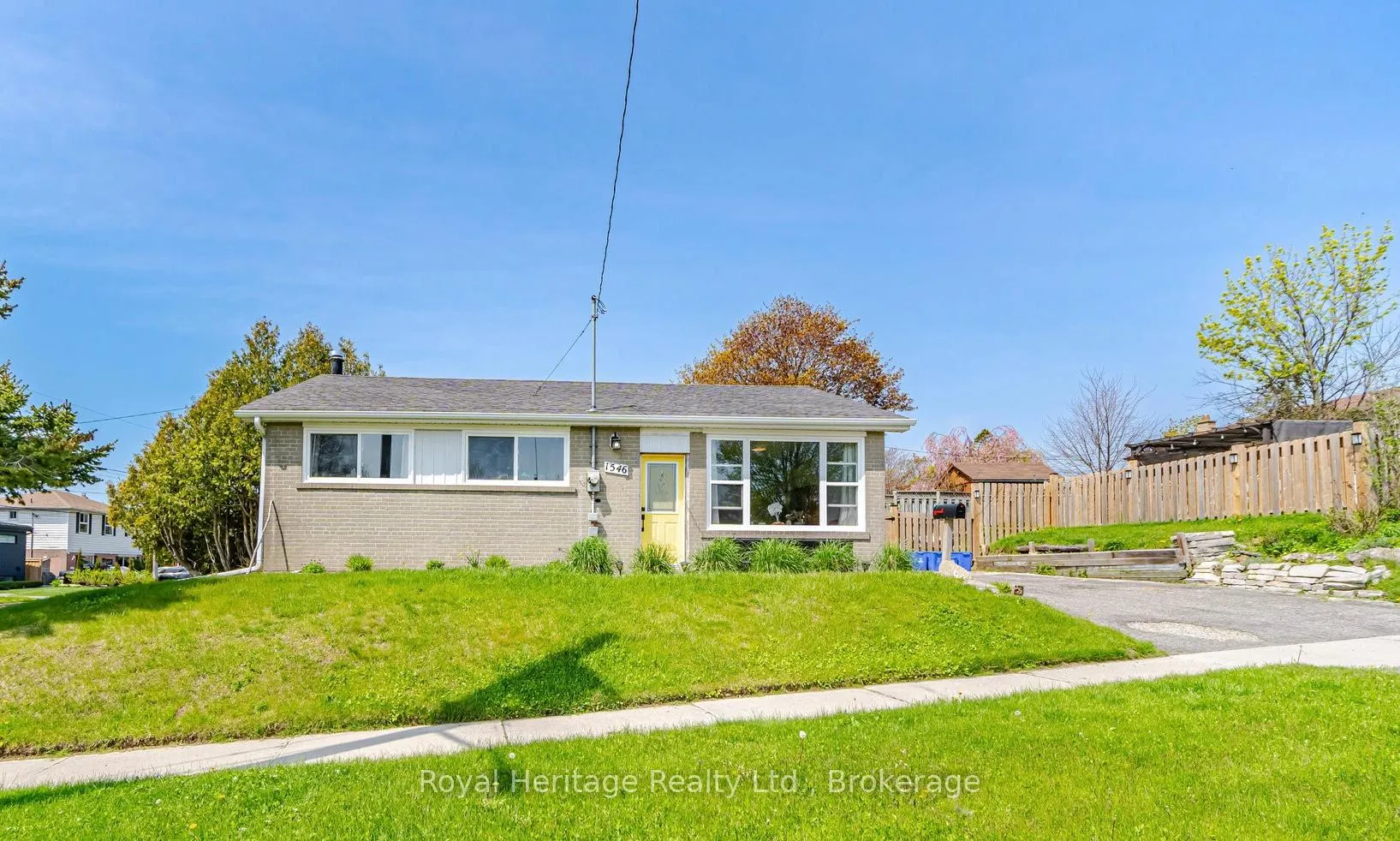 Front of 1546 Lakemount Street