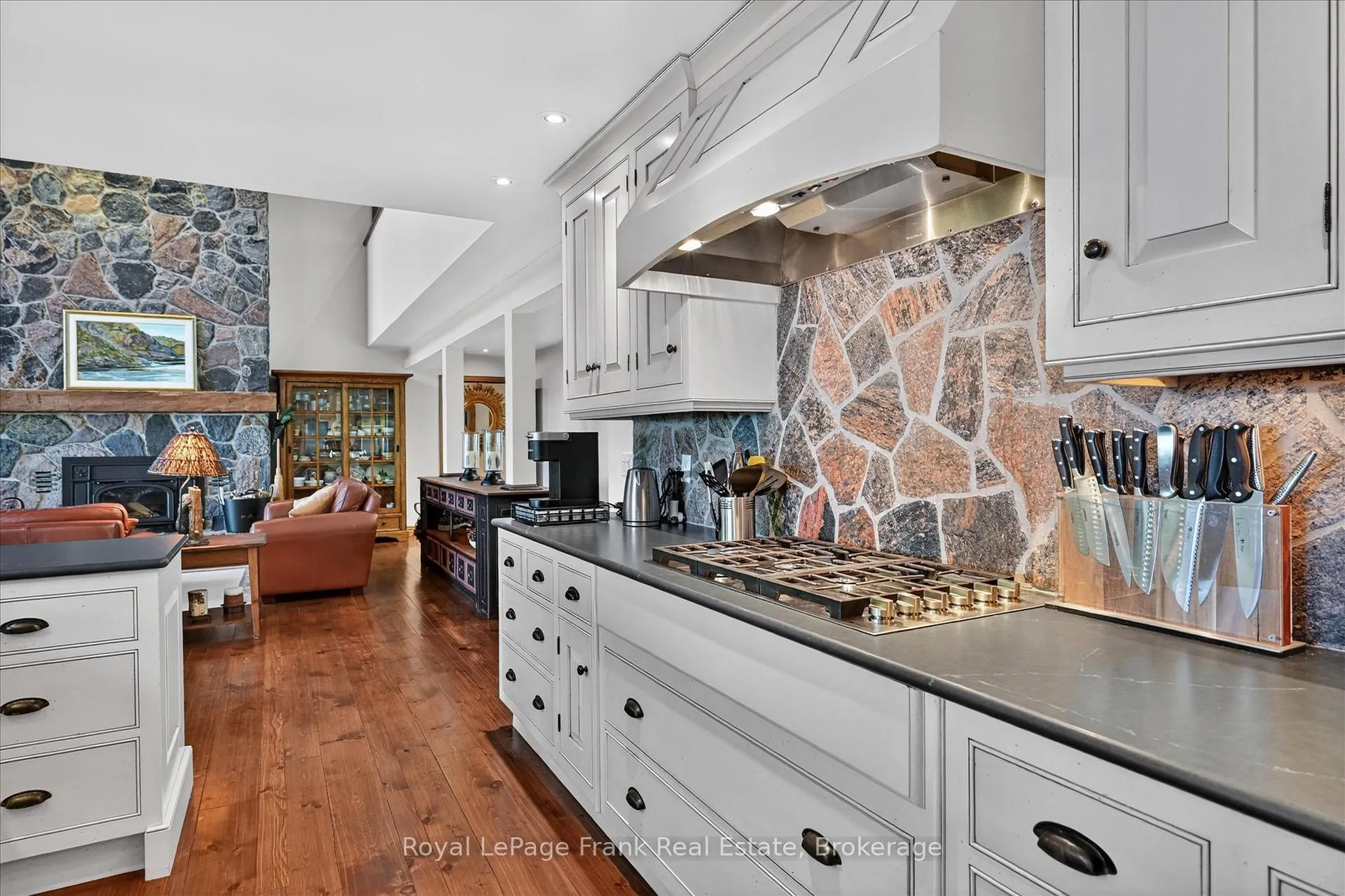 Photo 13 of 674 Birchview Road, Douro-Dummer — HOMEH