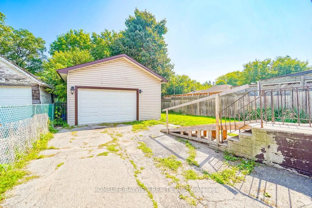 Photo 4 of 187 Park Road S, Oshawa, Vanier — HOMEH