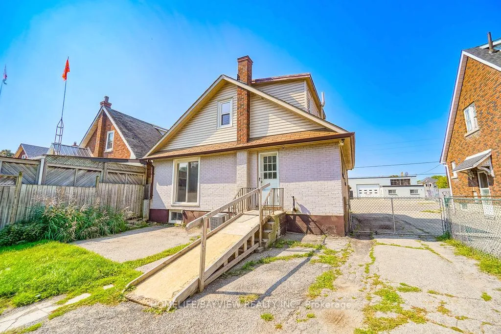 Photo 5 of 187 Park Road S, Oshawa, Vanier — HOMEH