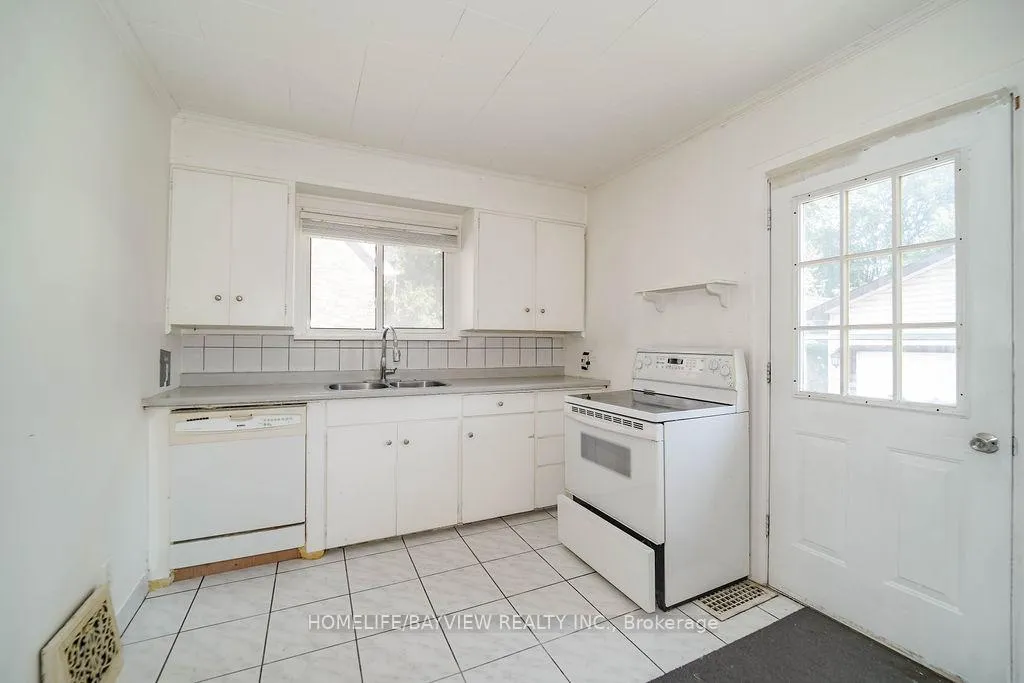 Photo 21 of 187 Park Road S, Oshawa, Vanier — HOMEH