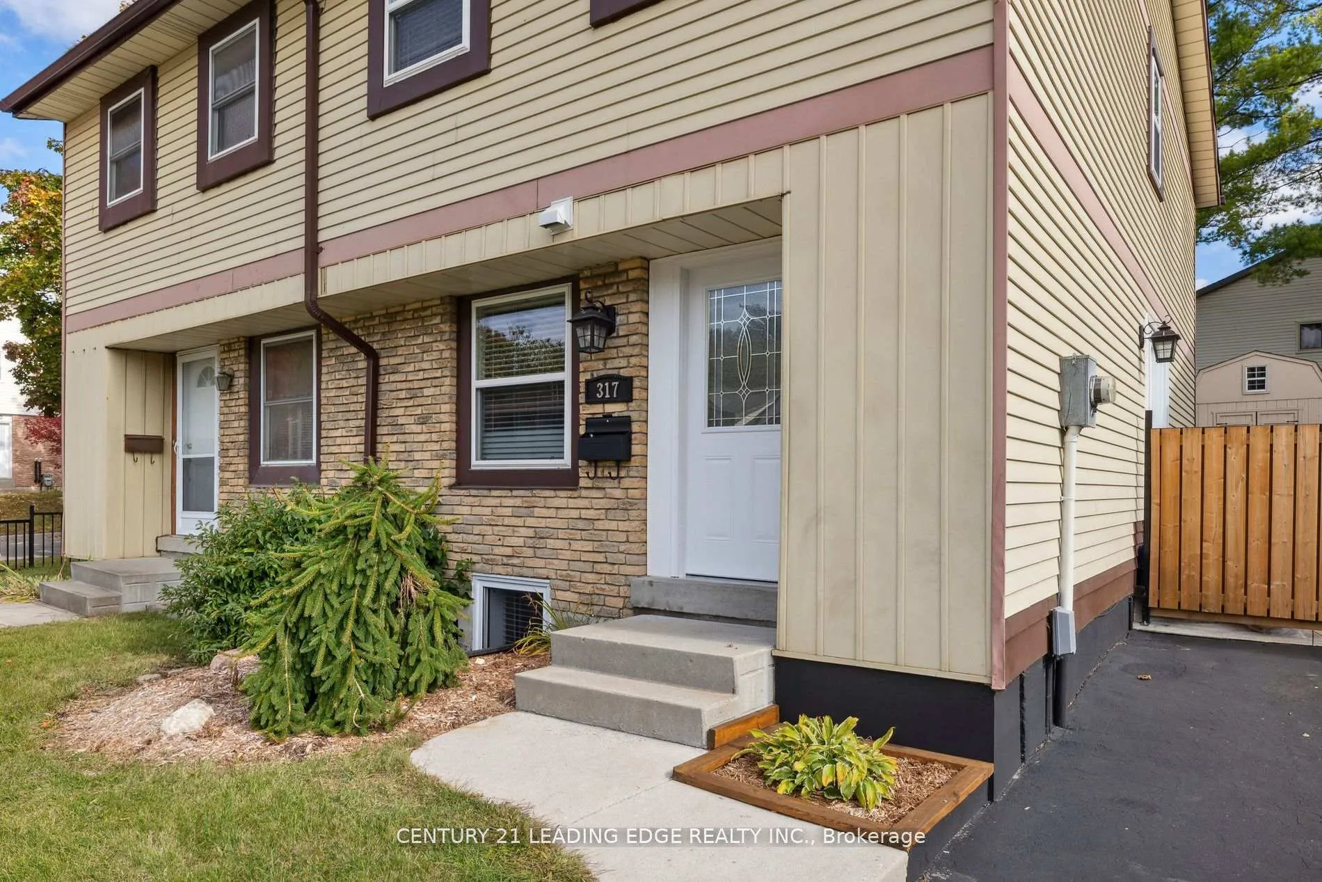 Photo 4 of 317 Homestead Drive, Oshawa, McLaughlin — HOMEH