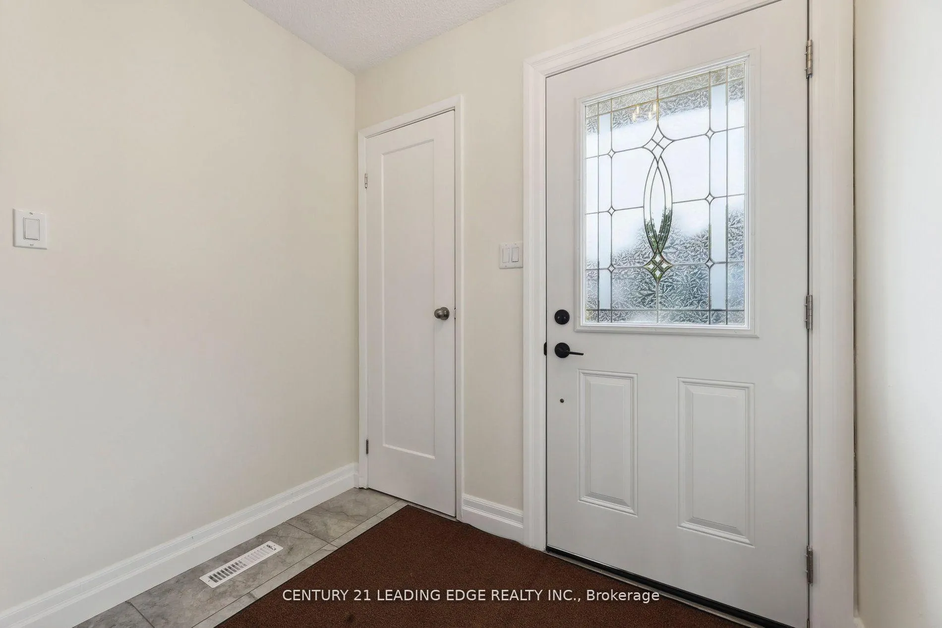 Photo 5 of 317 Homestead Drive, Oshawa, McLaughlin — HOMEH
