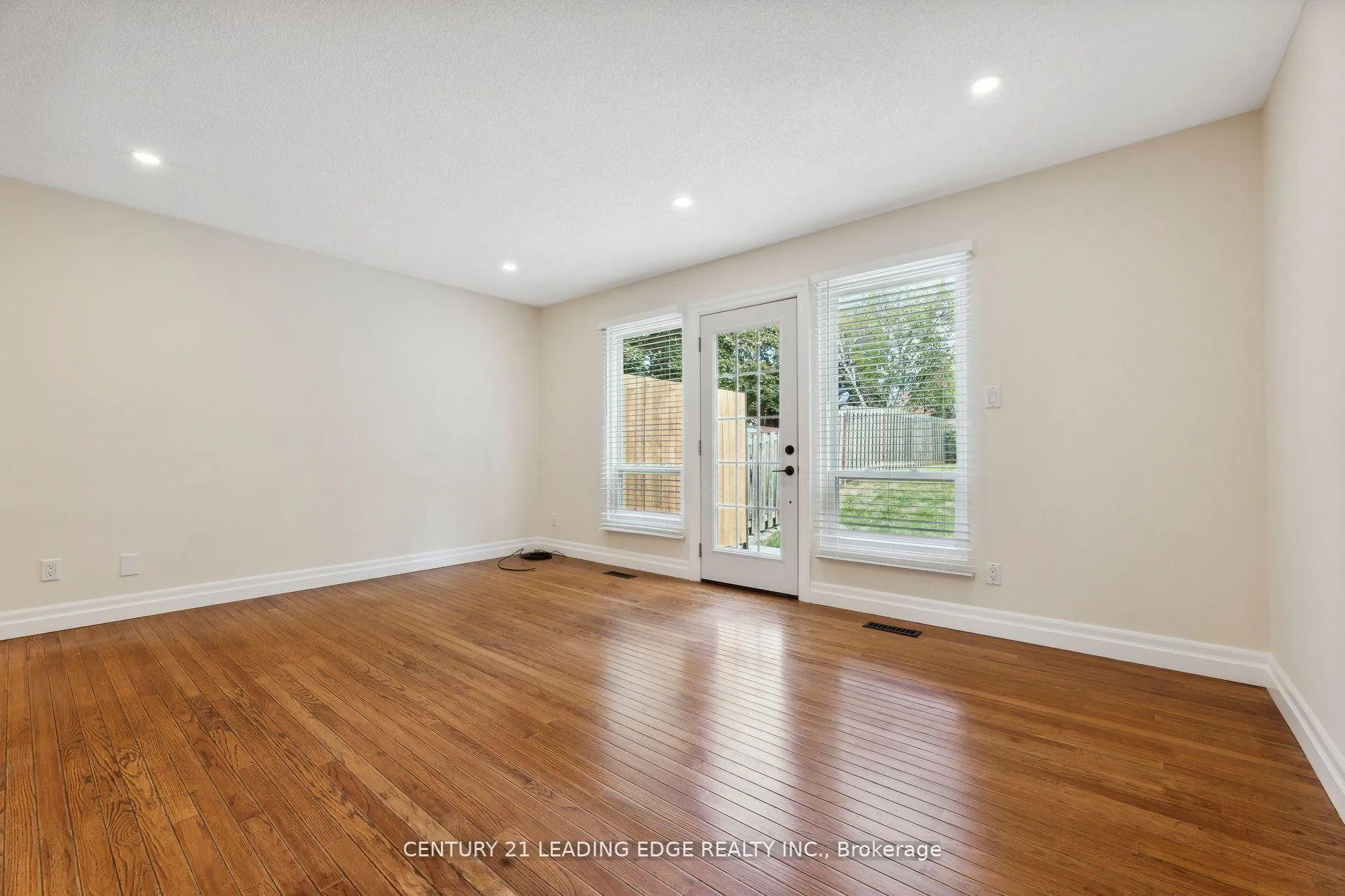 Photo 7 of 317 Homestead Drive, Oshawa, McLaughlin — HOMEH