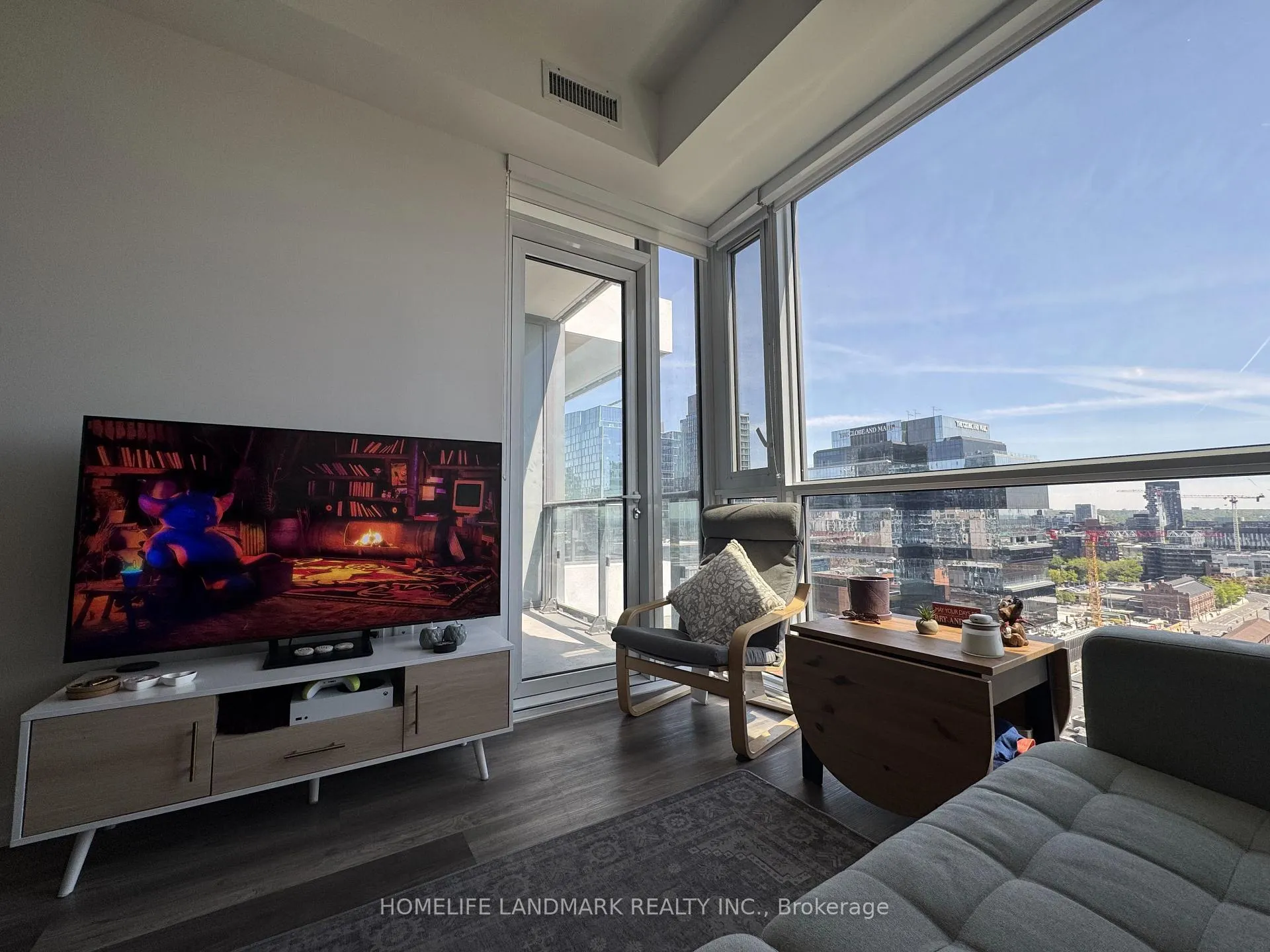 Photo 6 of Unit 1708 E, 70 Princess Street E, Toronto, Waterfront Communities — HOMEH