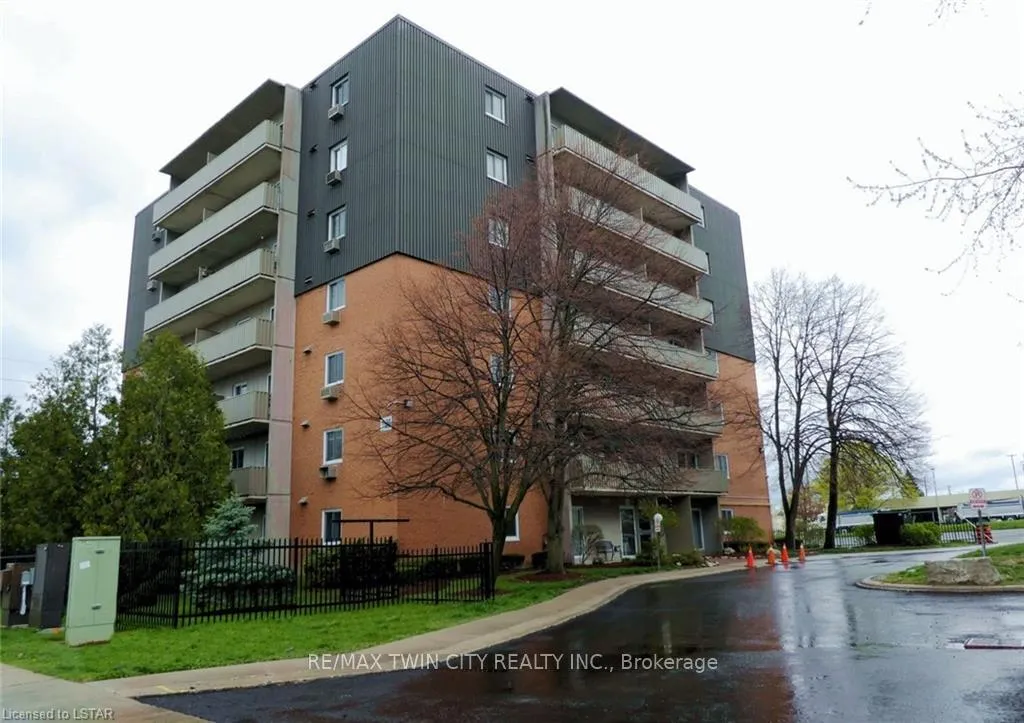 Photo of Unit 304, 1100 Jalna Boulevard